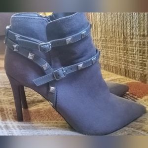 Anne Michelle gray ankle boots size 8